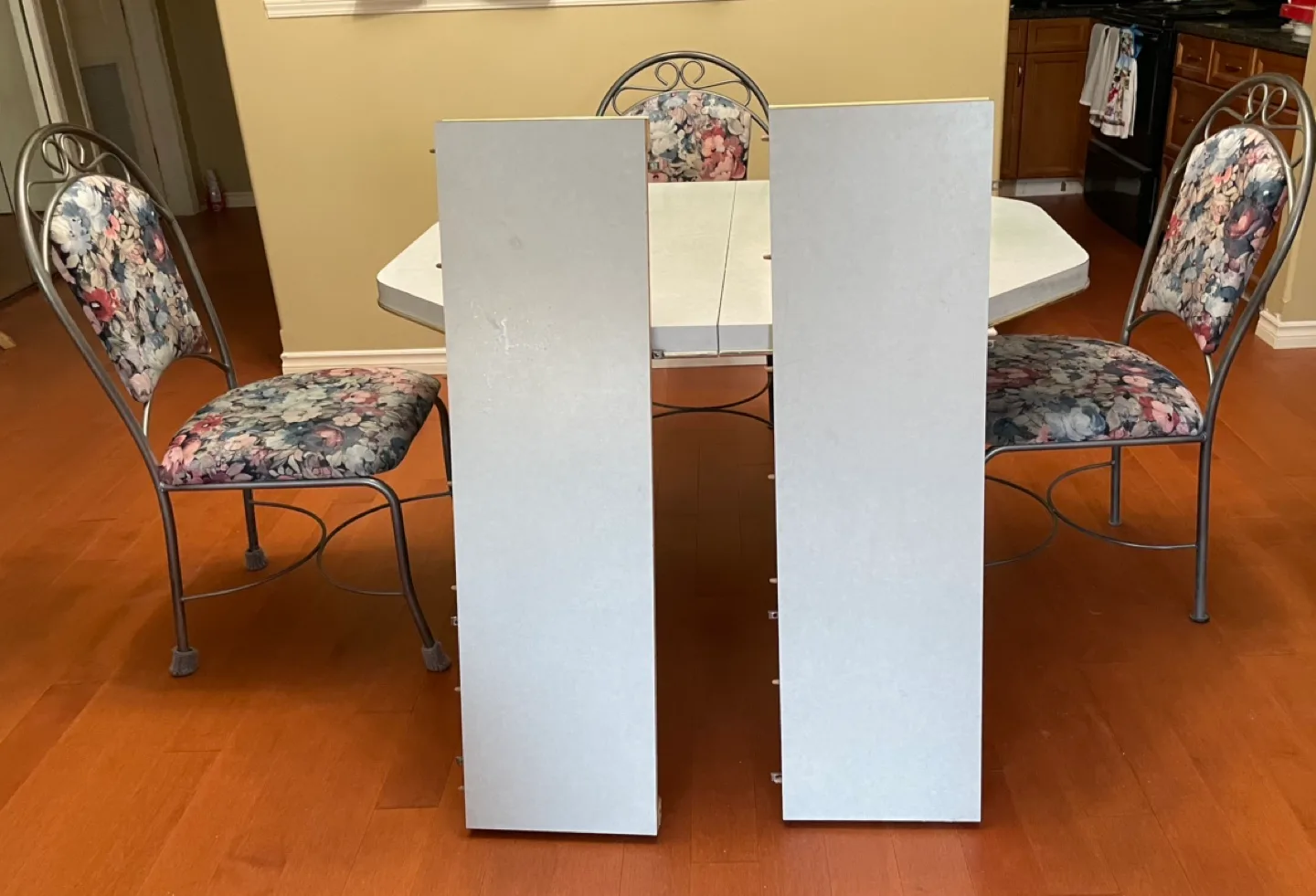 Octagon Dining Table Set with 3 Chairs image indicator(2)