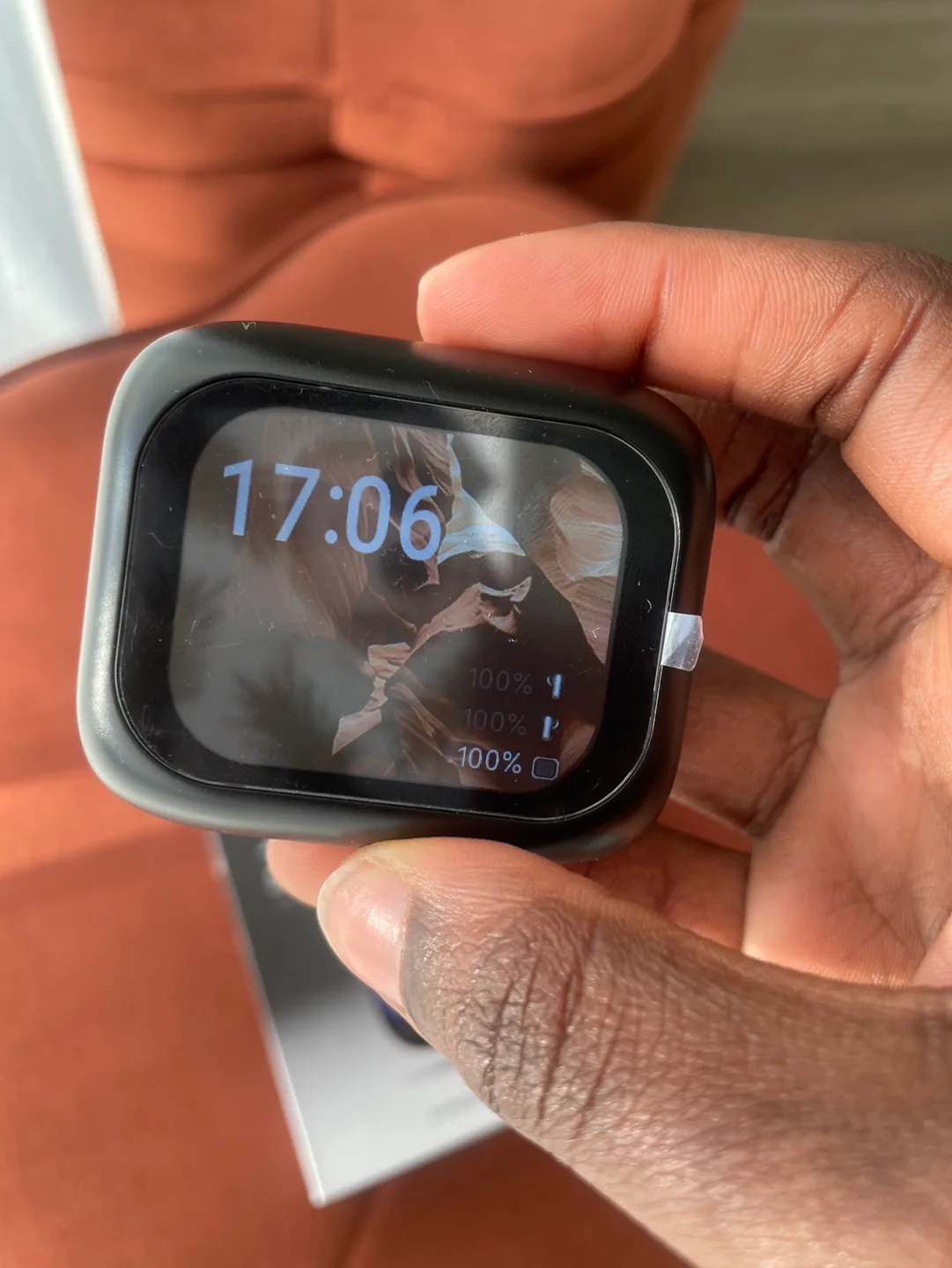 Noise Canceling Earbuds with Smart Case image indicator(3)