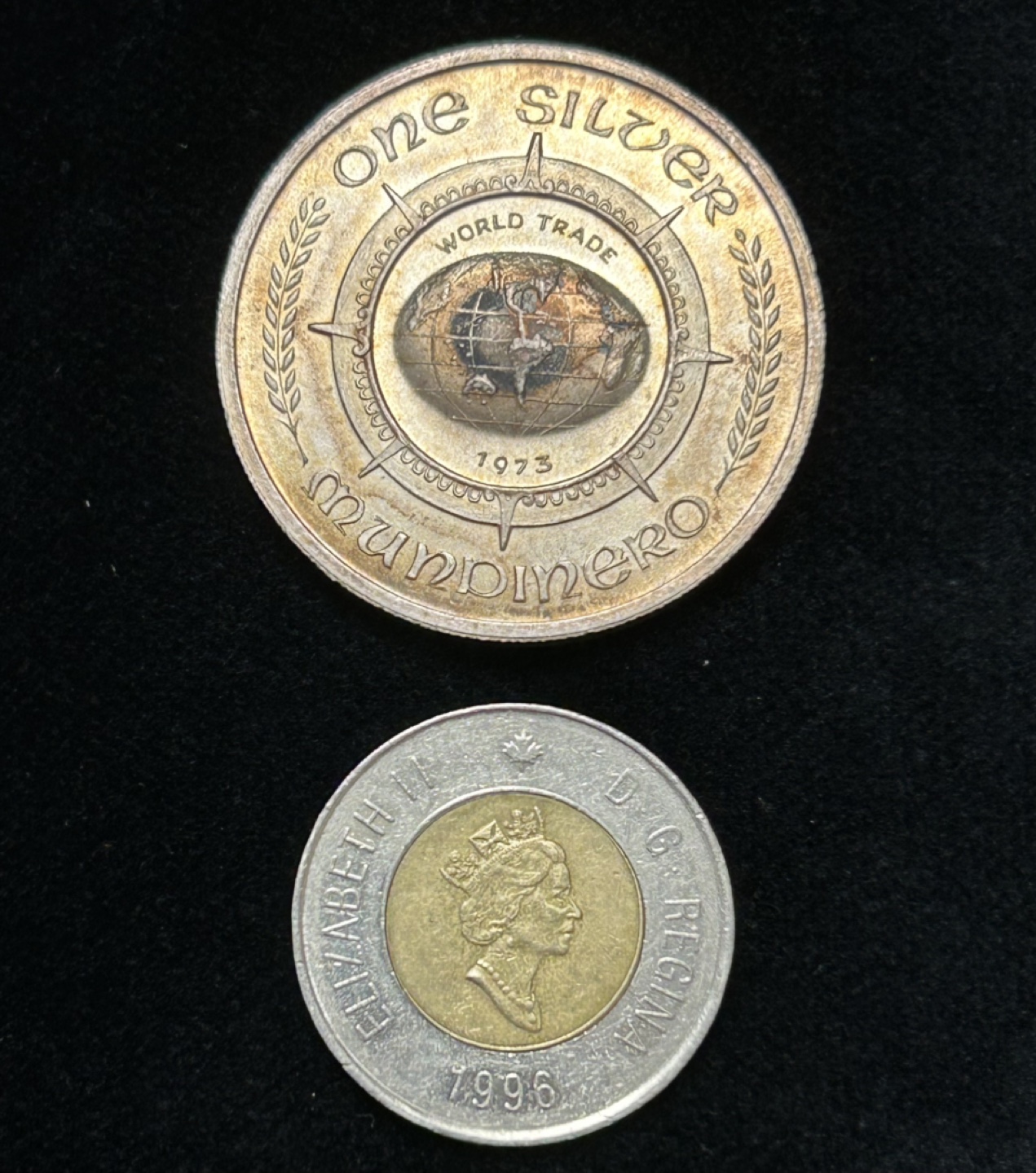 1973 Wade-Ventures Mundinero One Troy Ounce Silver Round - photo 3