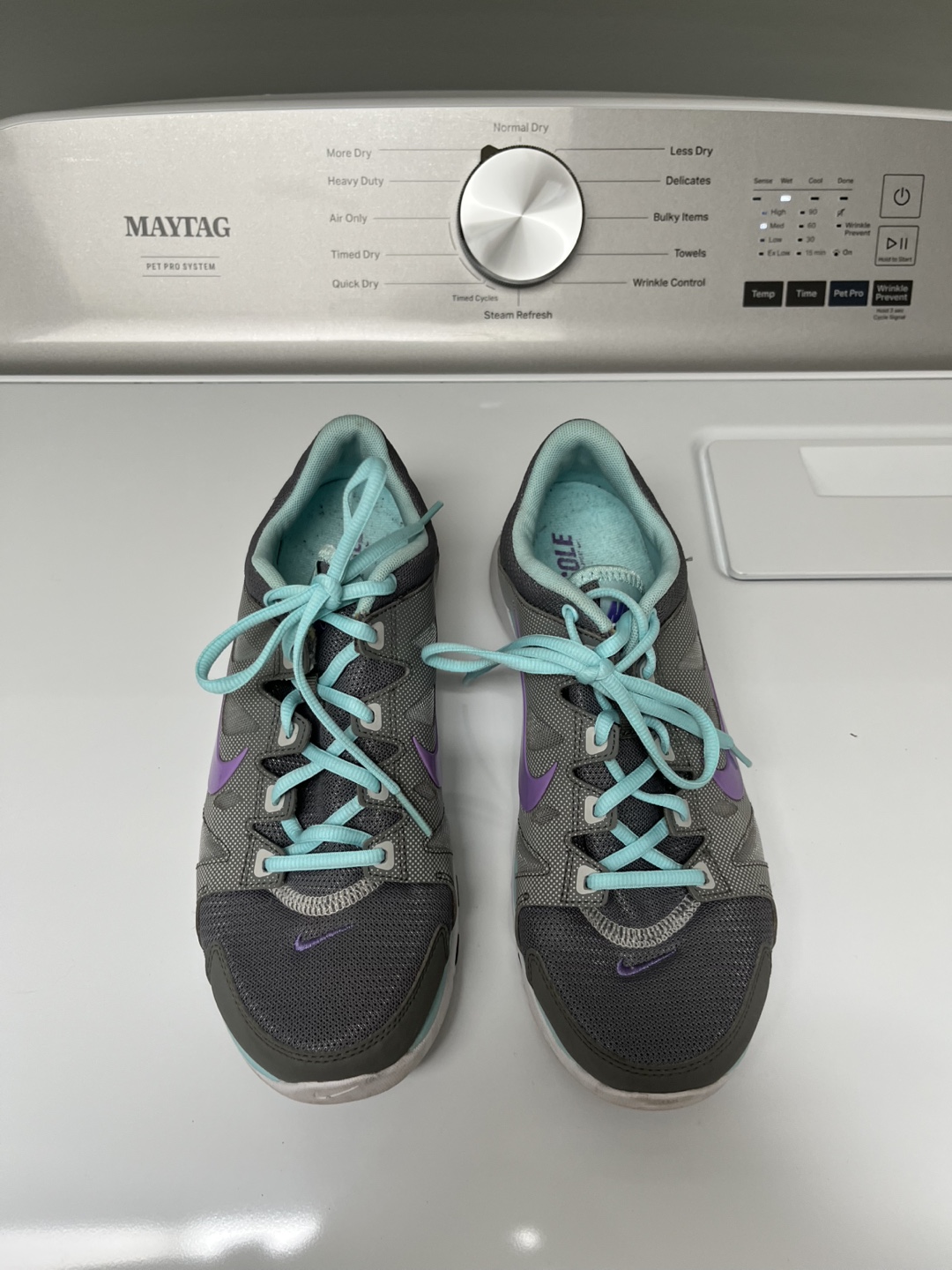 Women's Nike Size 8 Running Shoes - photo 3