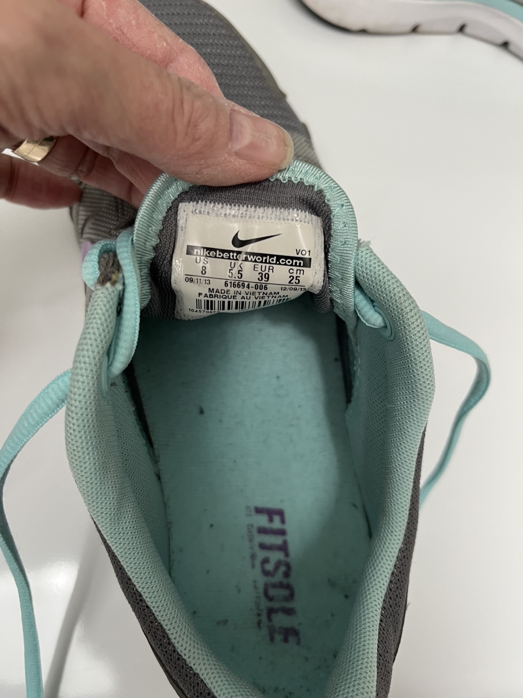 Women's Nike Size 8 Running Shoes - photo 5