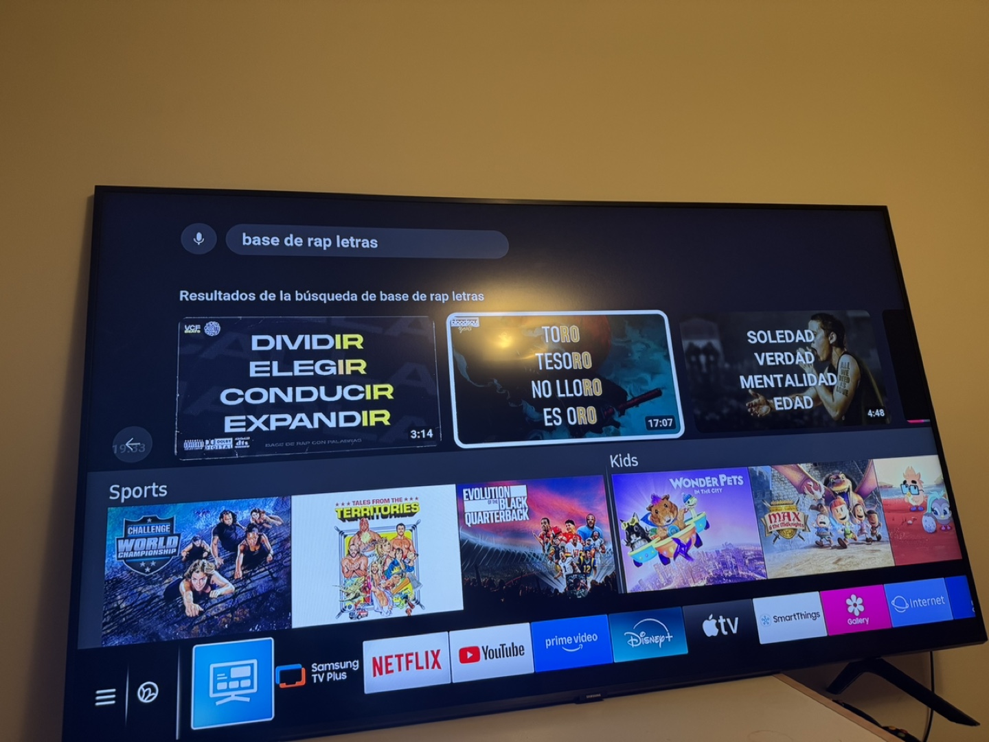 Samsung Smart TV 65” 4K UHD
