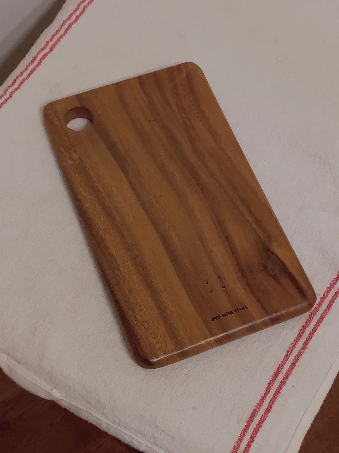 [Moving Sale] Acacia Wood Cutting Board thumbnail