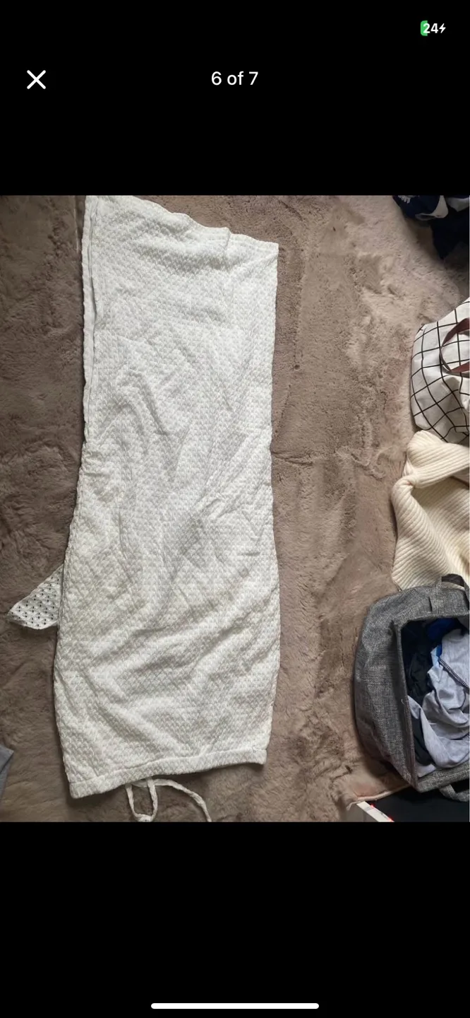 White Crochet Two-Piece Set image indicator(6)