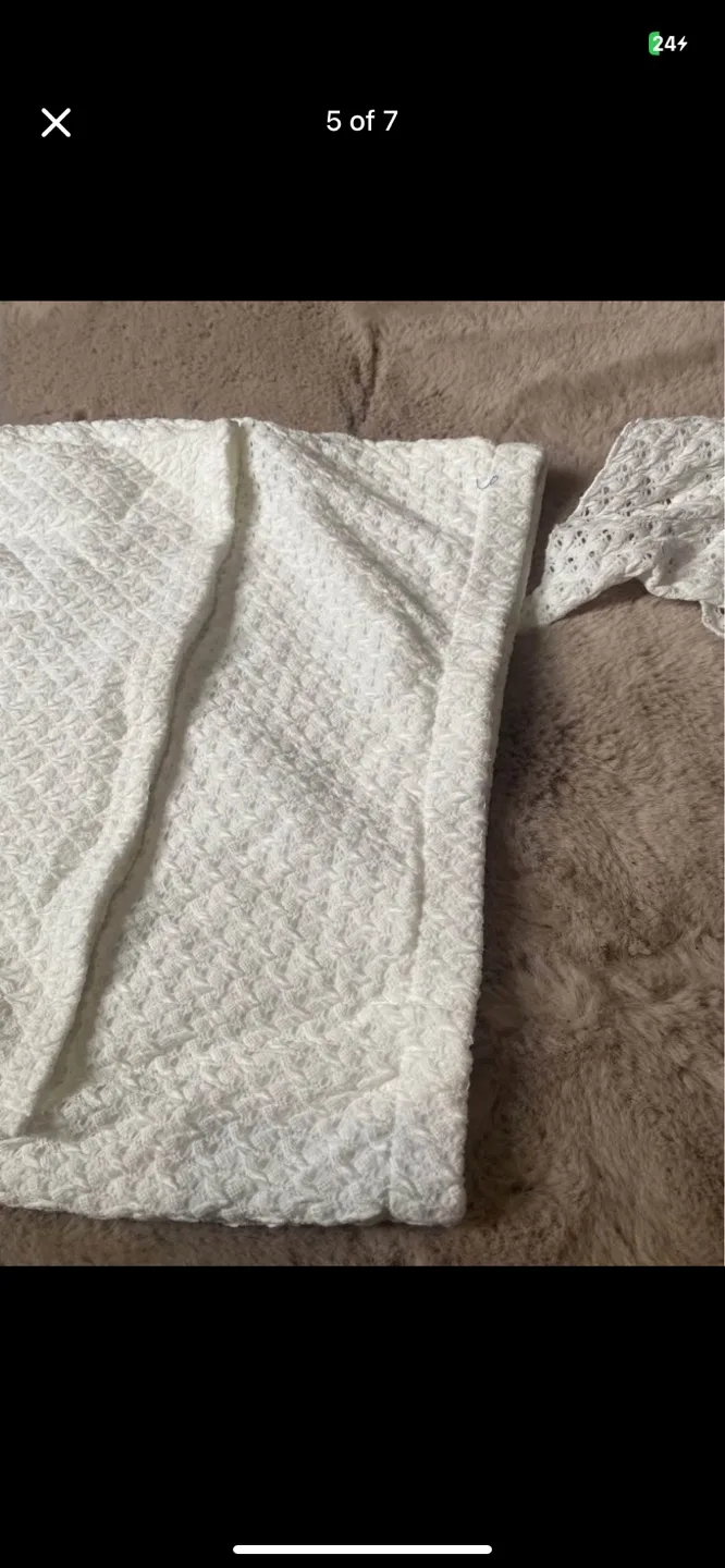 White Crochet Two-Piece Set image indicator(5)