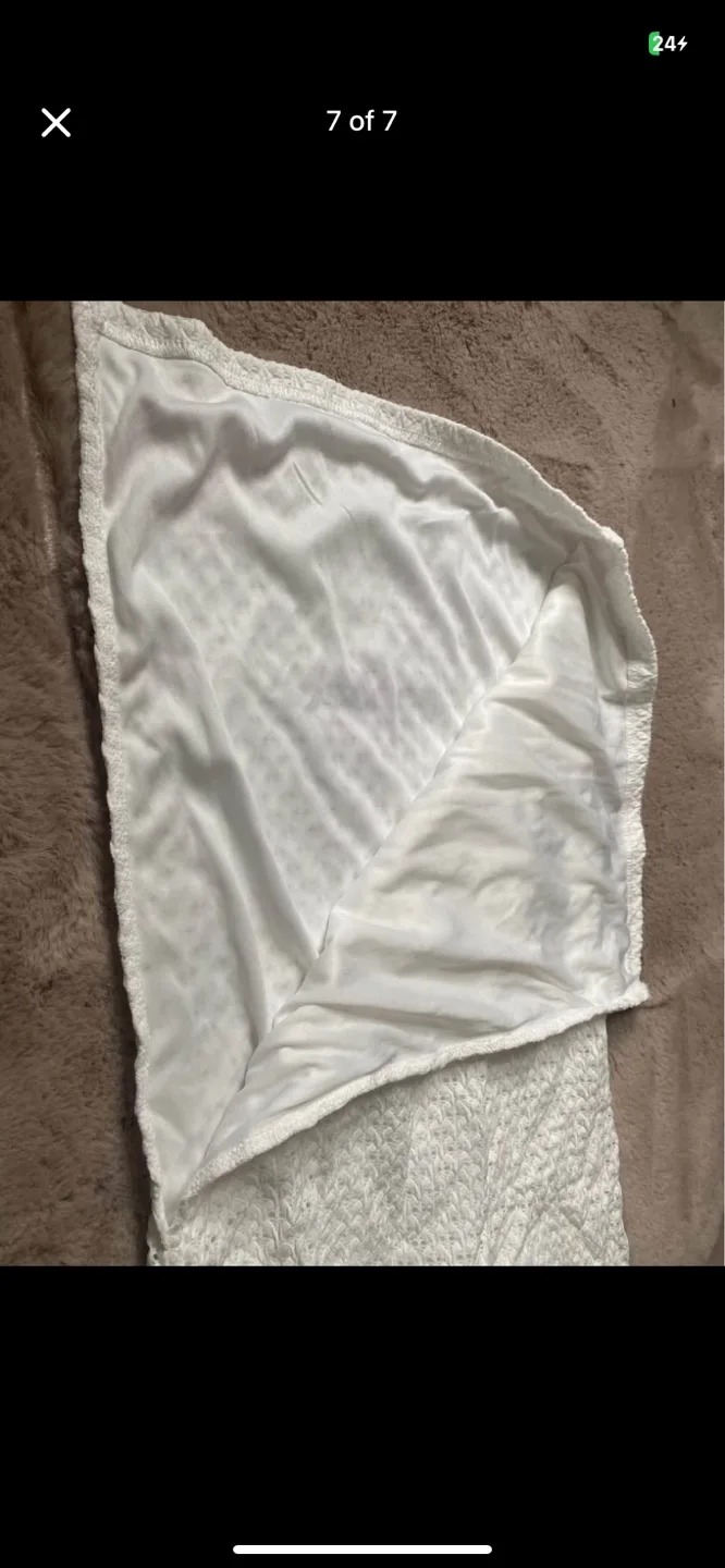 White Crochet Two-Piece Set image indicator(7)