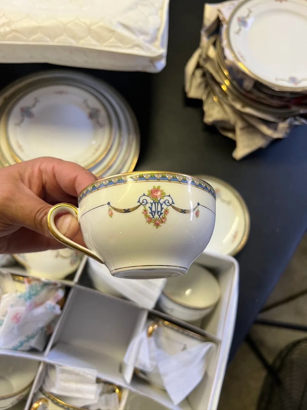 Vintage Field Dinnerware Set image indicator(5)