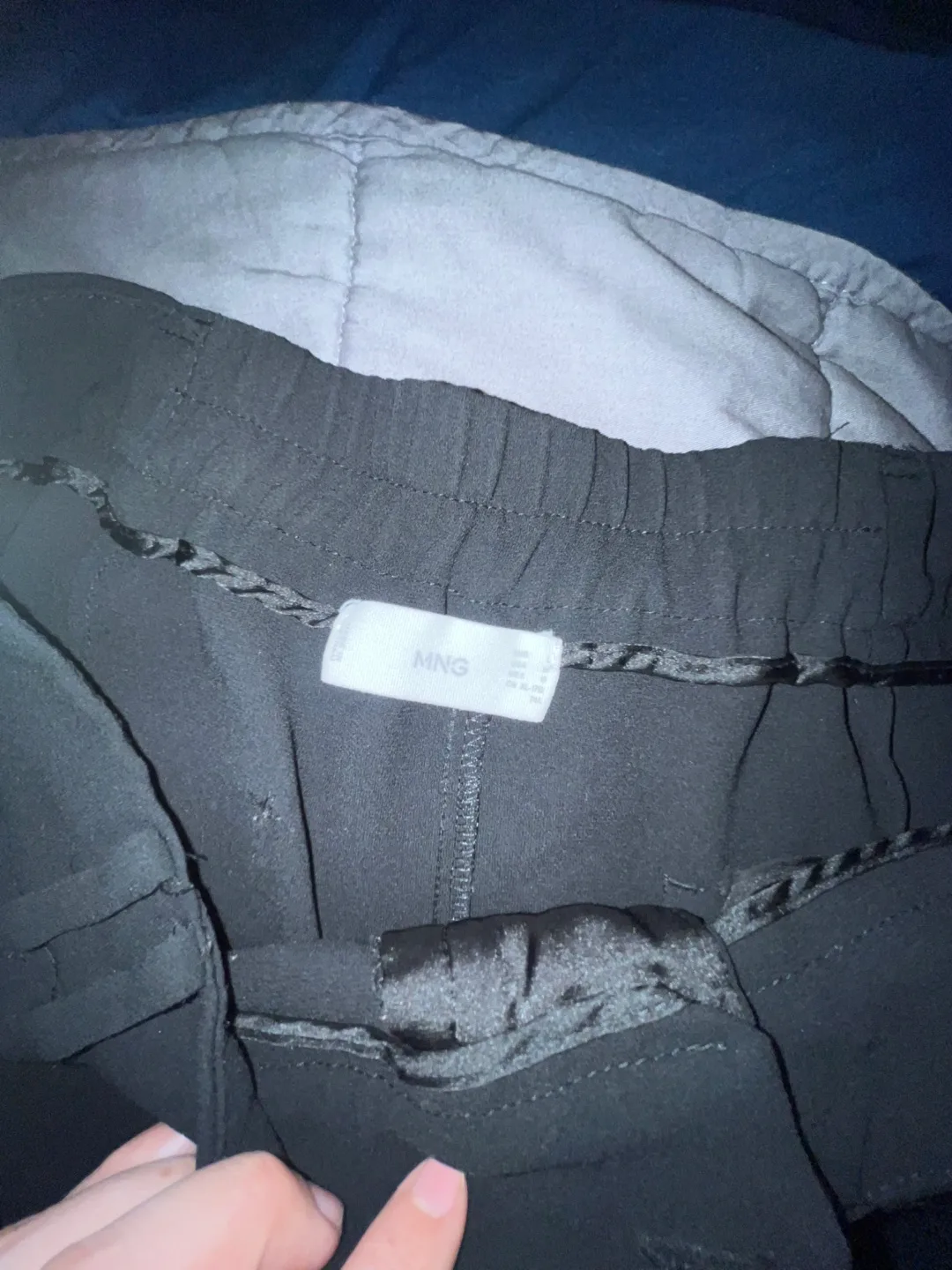 Black Mango High-Waisted Pants image indicator(2)