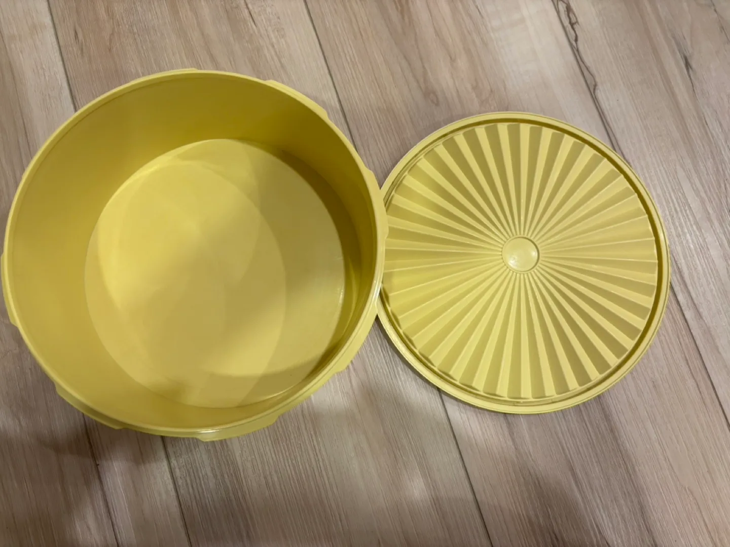 Vintage Harvest Gold Tupperware Round Storage Container For Sale image indicator(3)