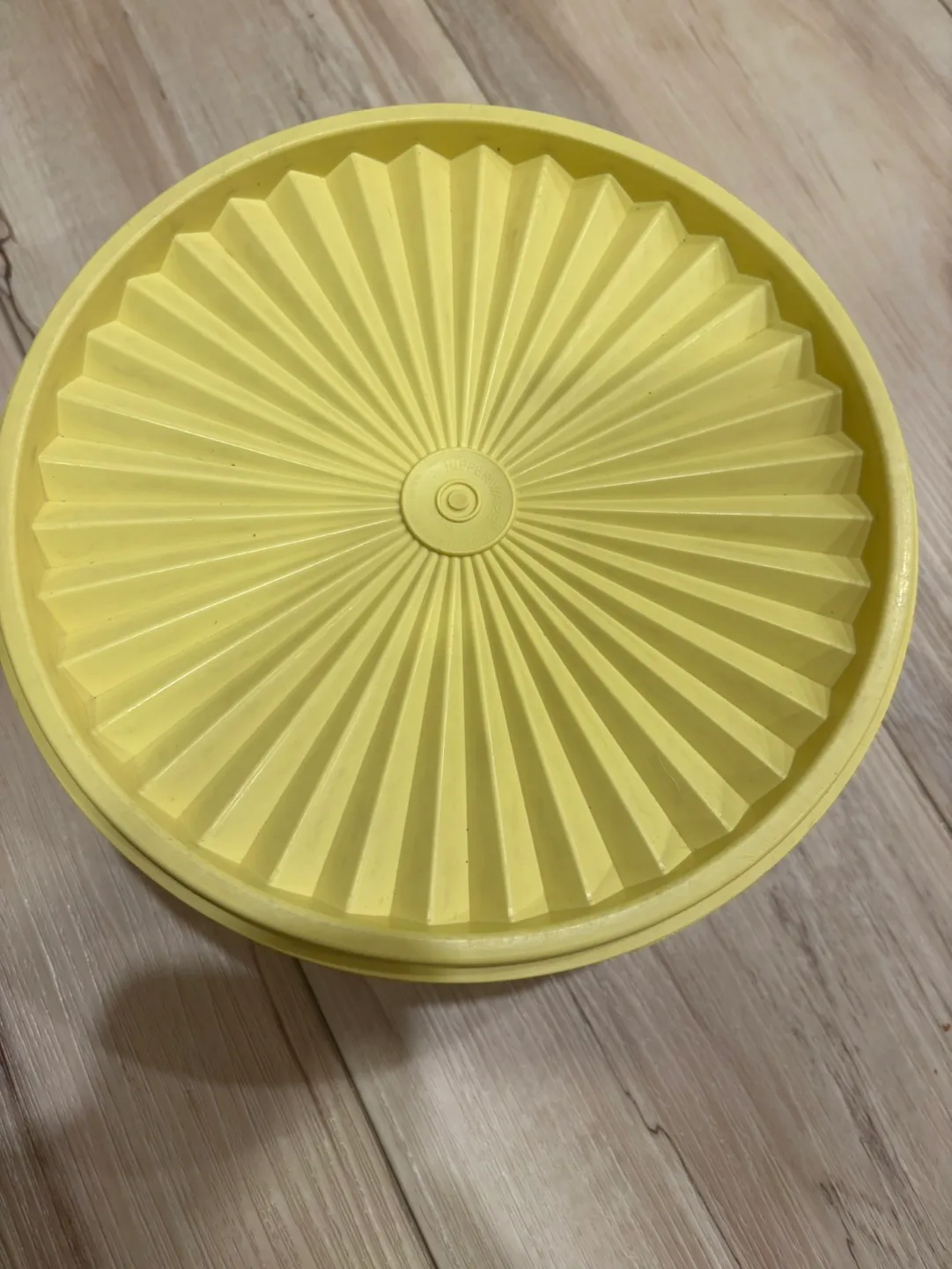Vintage Harvest Gold Tupperware Round Storage Container For Sale image indicator(4)