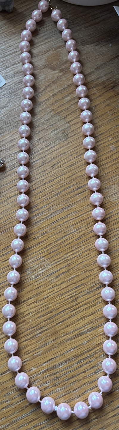 PINK ACRYLIC PEARL NECKLACE