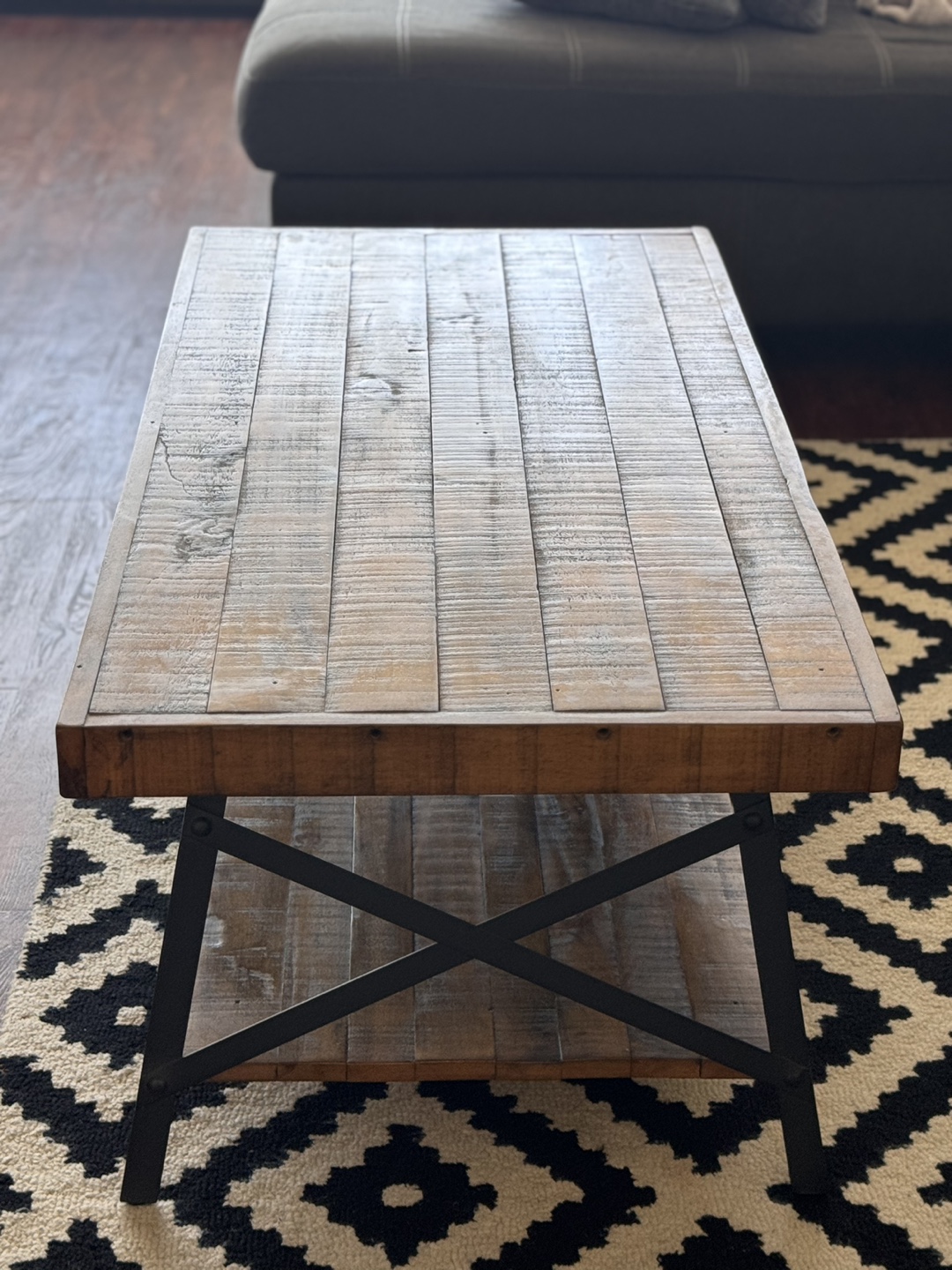 Rustic Farmhouse Coffee Table with Metal Legs - photo 3