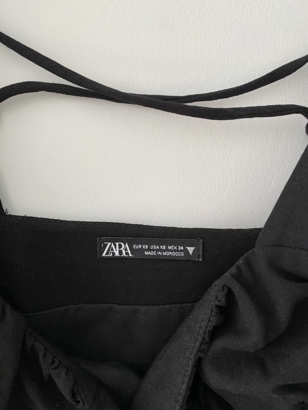 Zara Black Mini Puff Sleeve Dress (XS) image indicator(5)