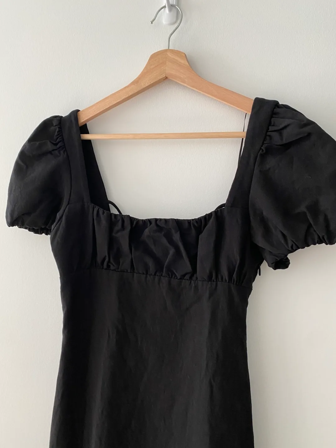 Zara Black Mini Puff Sleeve Dress (XS) image indicator(2)