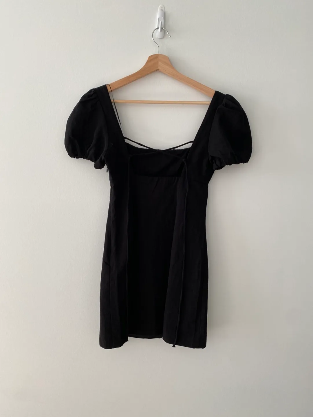 Zara Black Mini Puff Sleeve Dress (XS) image indicator(3)