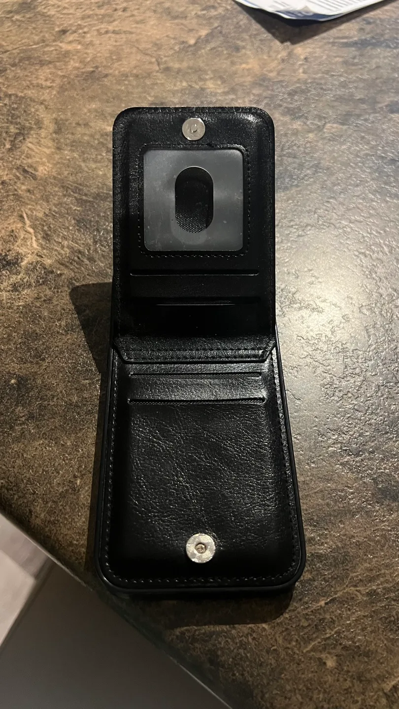 iPhone 13 Leather Wallet Case image indicator(2)