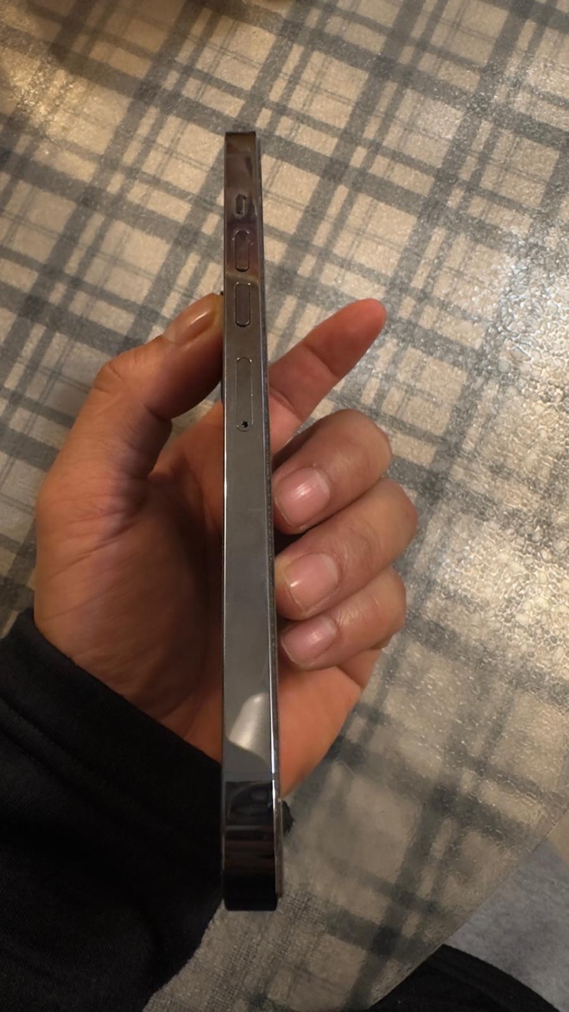 iPhone 13 Pro Max  - Excellent Condition - photo 3