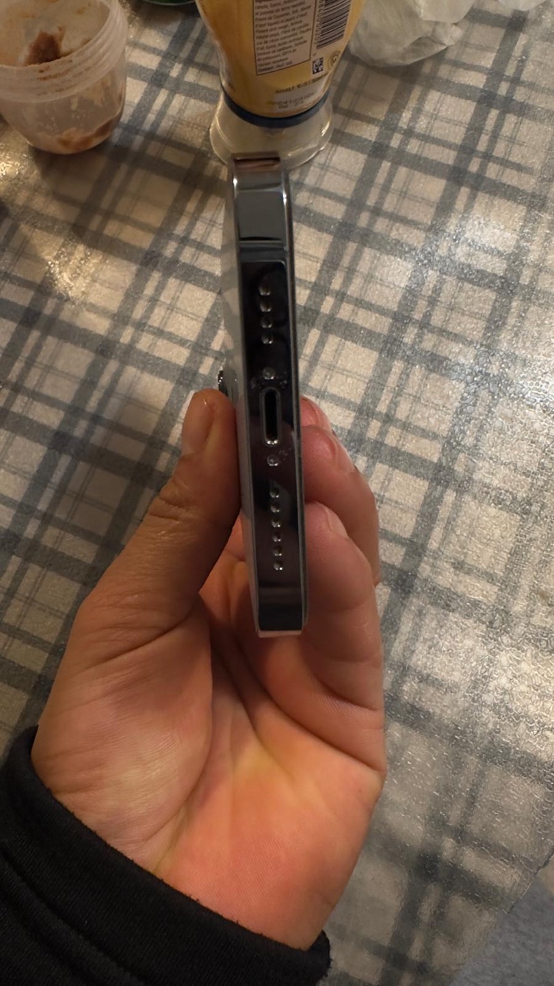 iPhone 13 Pro Max  - Excellent Condition - photo 2