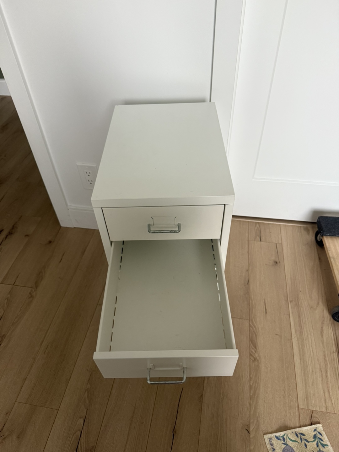 Off-White Metal Cabinet - 6 Drawers - photo 2