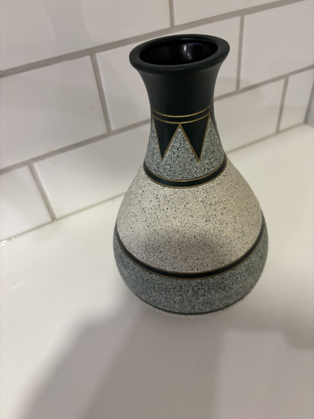 Bonita’s Ceramics 7.5” Vase For Sale - photo 2