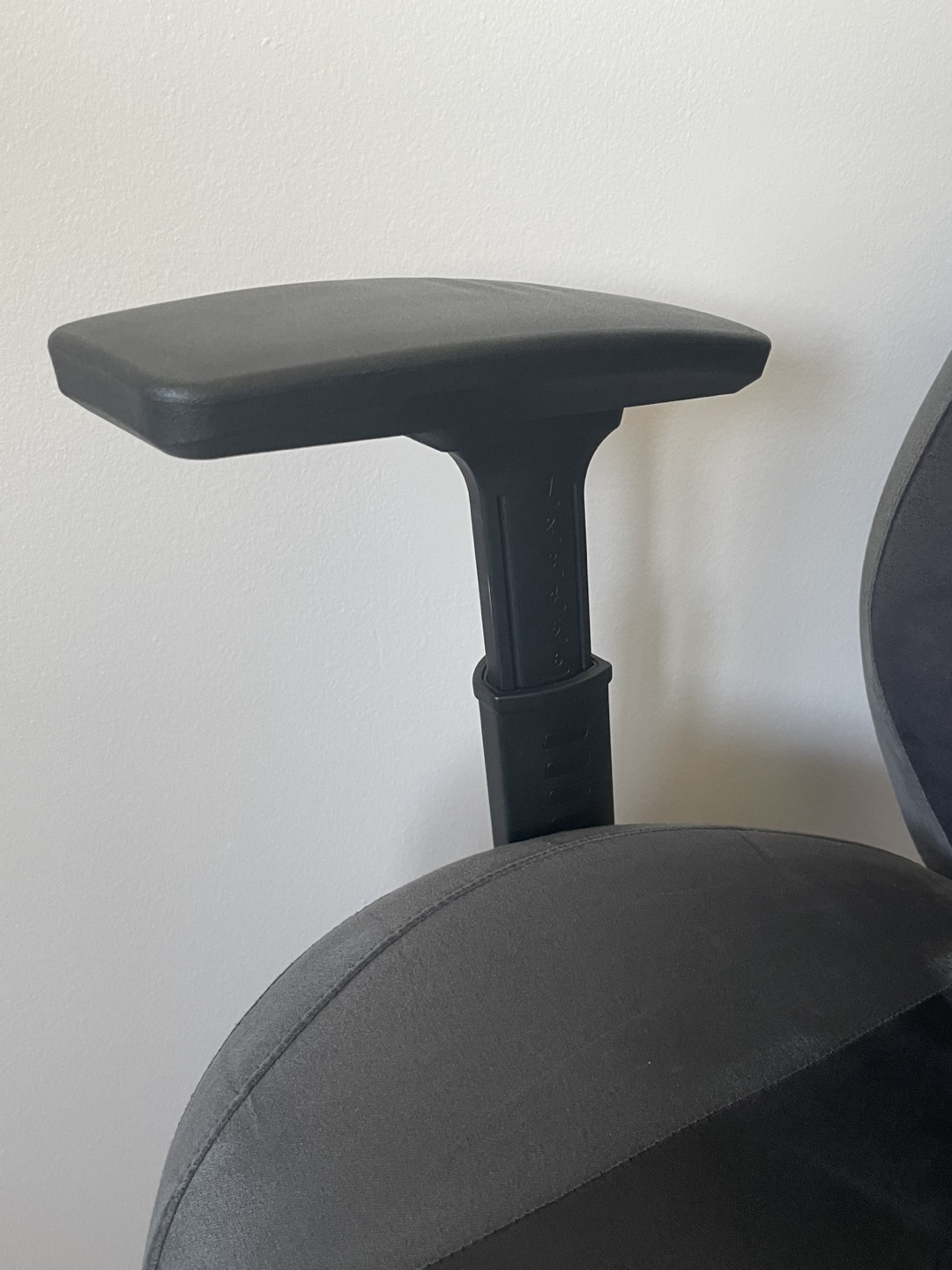 CORSAIR TC60 FABRIC Ergonomic Gaming Chair - Relaxed Fit - Grey - photo 5
