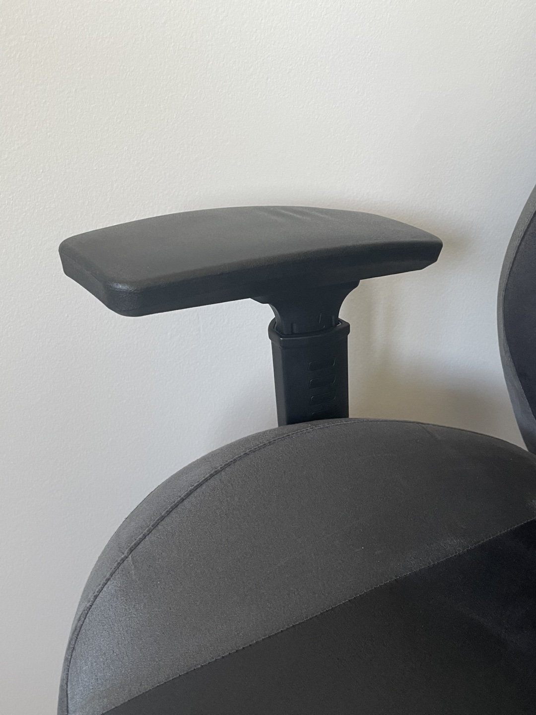 CORSAIR TC60 FABRIC Ergonomic Gaming Chair - Relaxed Fit - Grey - photo 4