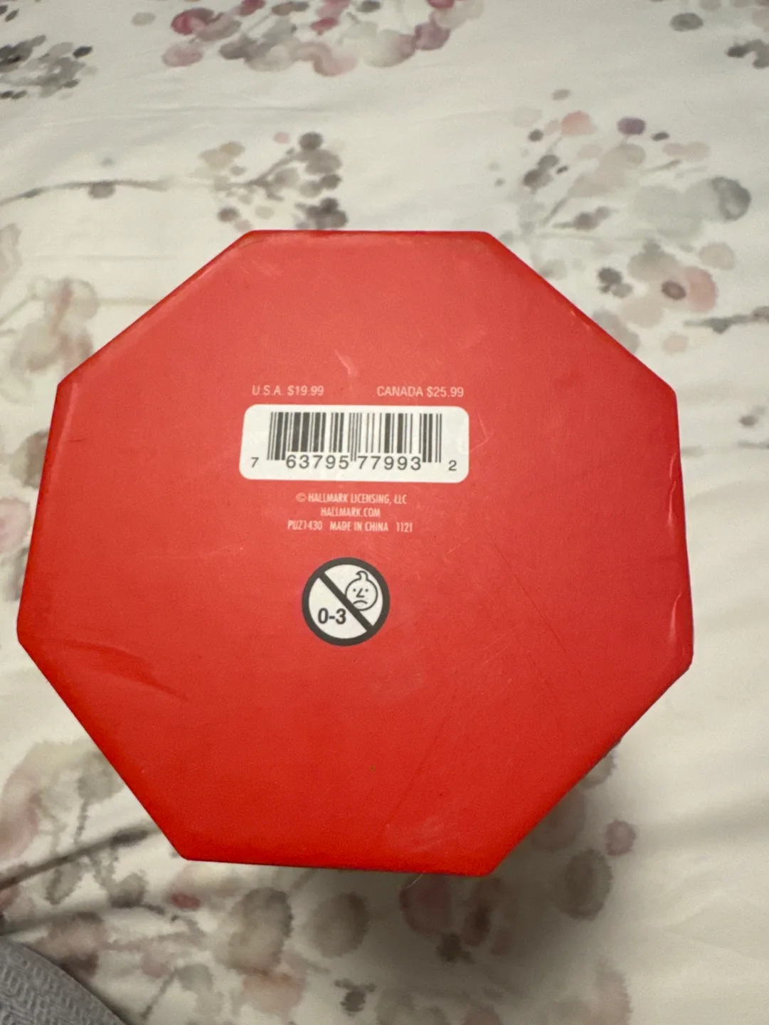 Hallmark Share Smiles 550 Piece Puzzle image indicator(2)