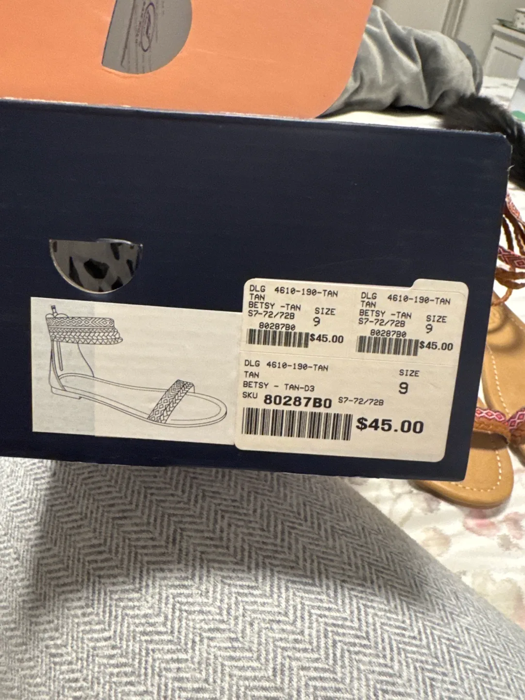 DL&G Betsy Tan Sandals - Size 9 image indicator(4)