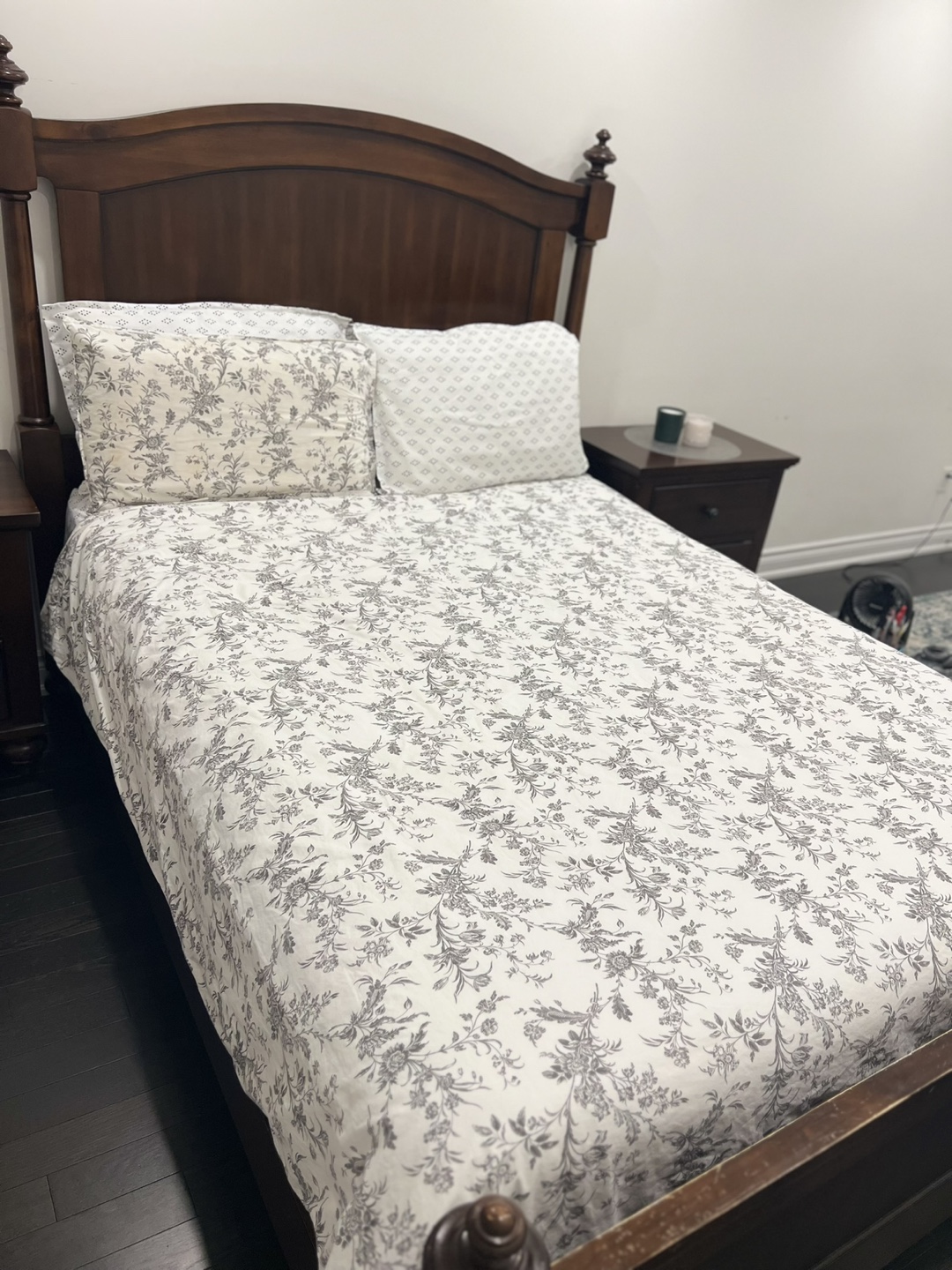 Queen Bed Frame (full-set) - photo 3