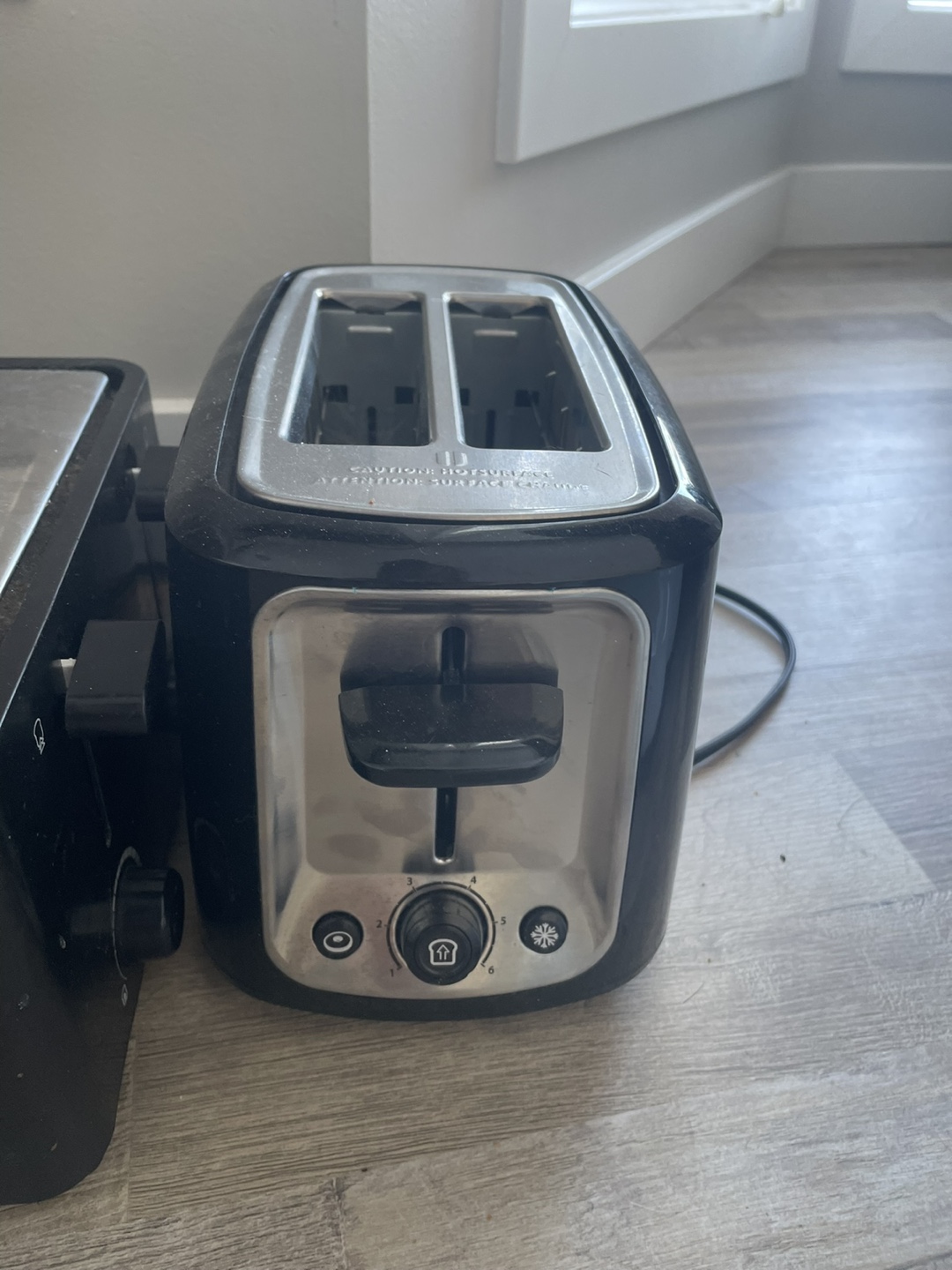 Black Two-Slice Toaster 🧡