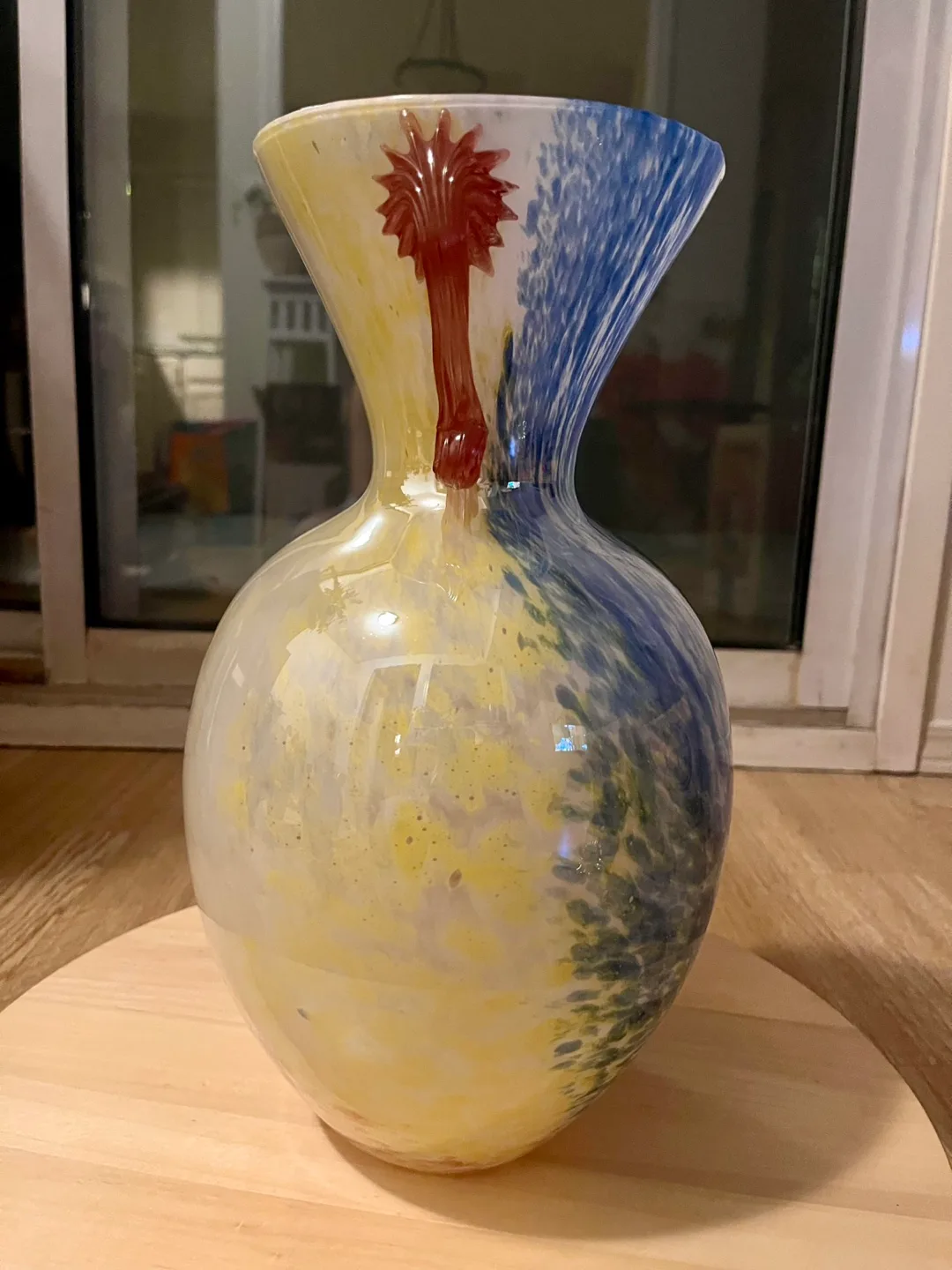 Unique Murano Glass Vase with Floral Arrangement image indicator(3)