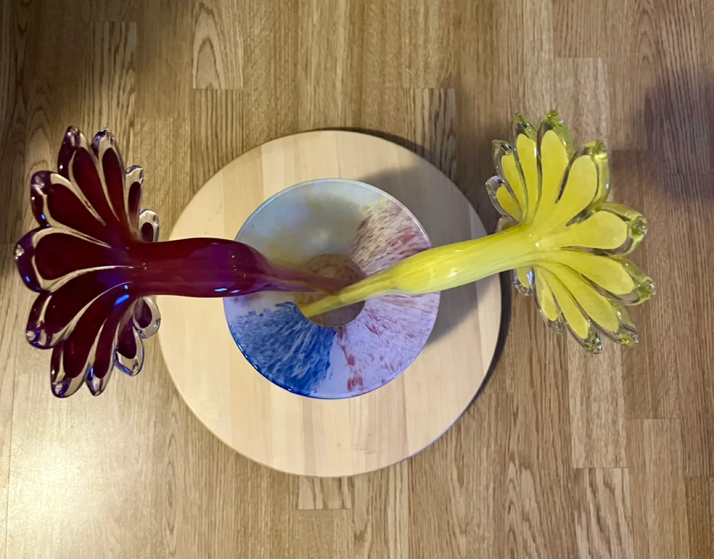 Unique Murano Glass Vase with Floral Arrangement image indicator(6)
