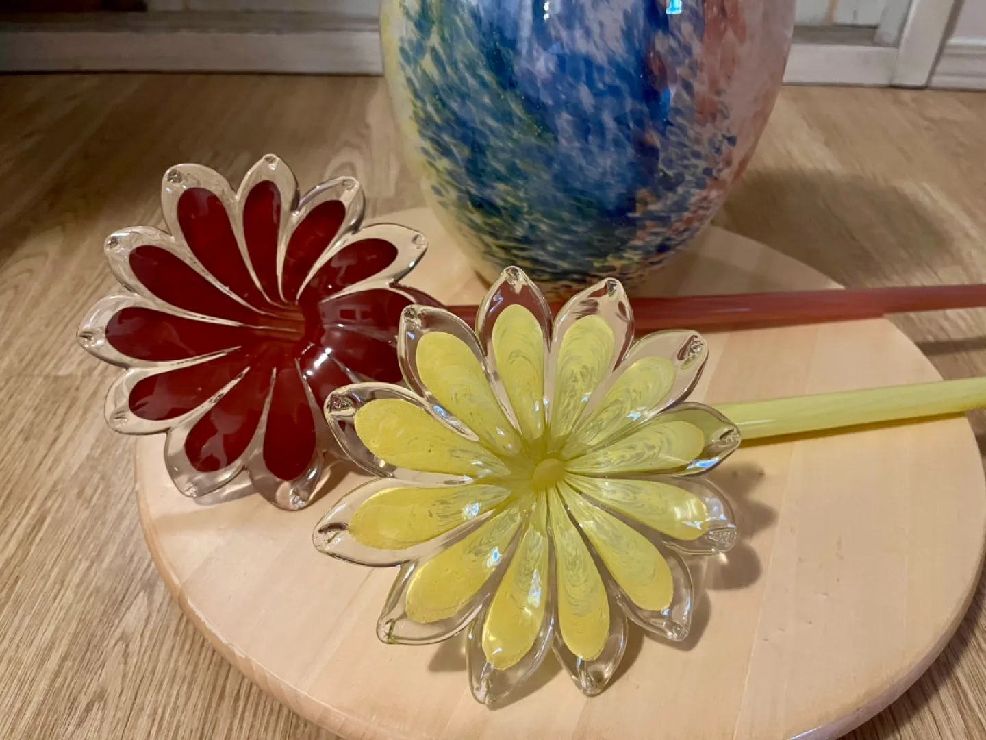 Unique Murano Glass Vase with Floral Arrangement image indicator(9)