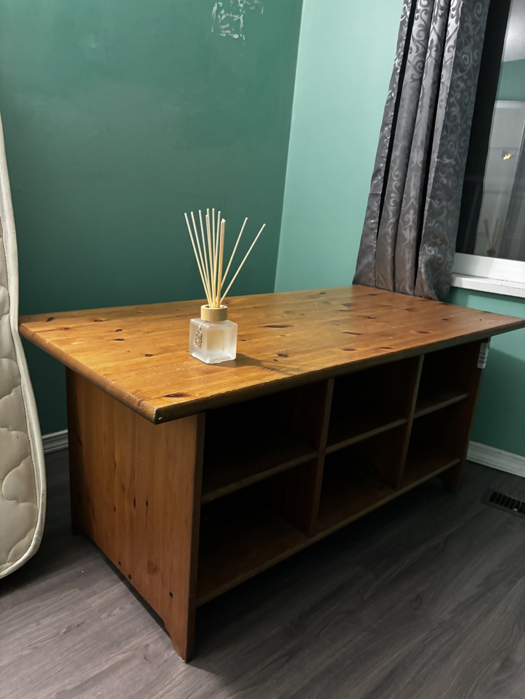Solid wood coffee table with shelves - photo 2