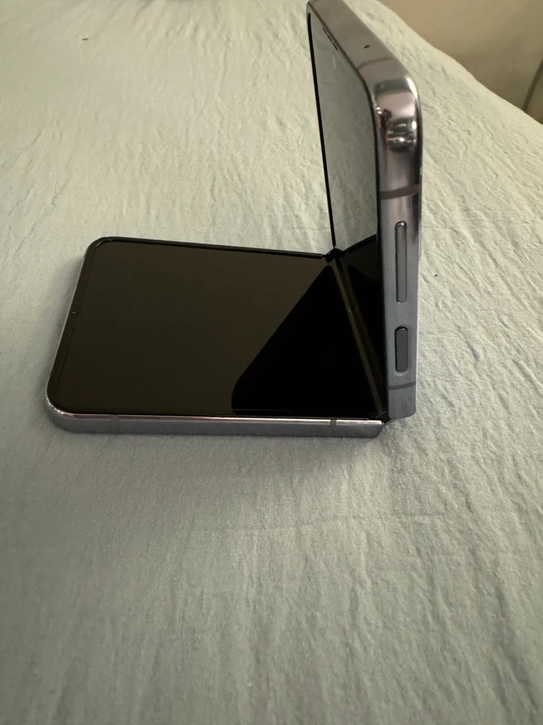 Samsung Galaxy Z Flip 4 - Blue image indicator(5)