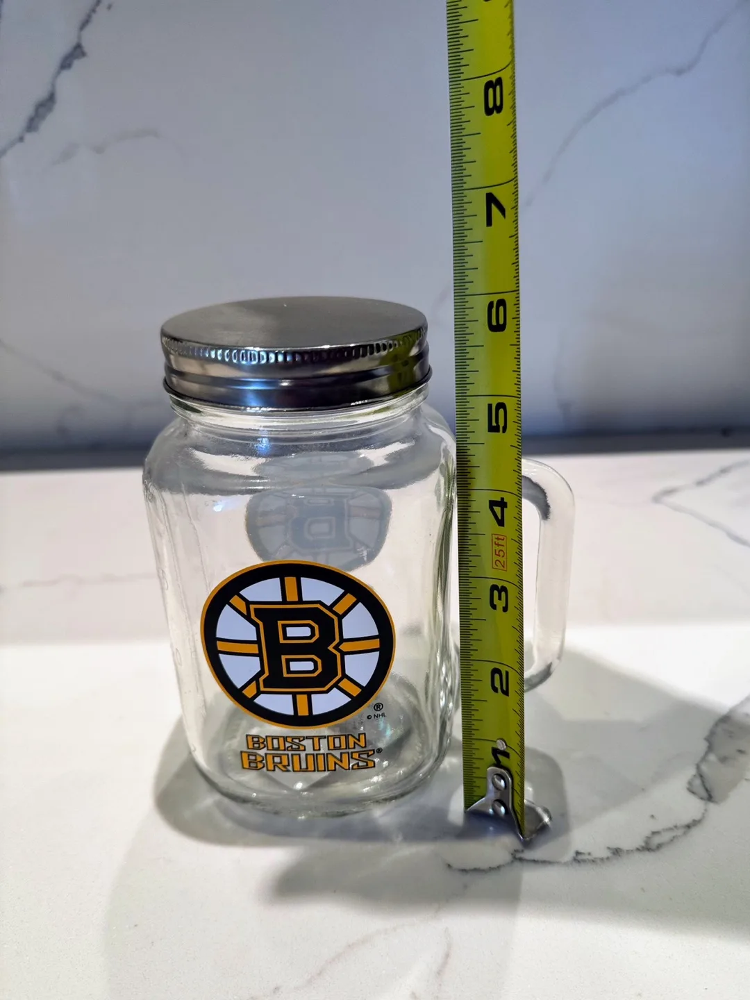 NHL 20 oz Boston Bruins Glass Mason Jar with Lid and Handle image indicator(6)