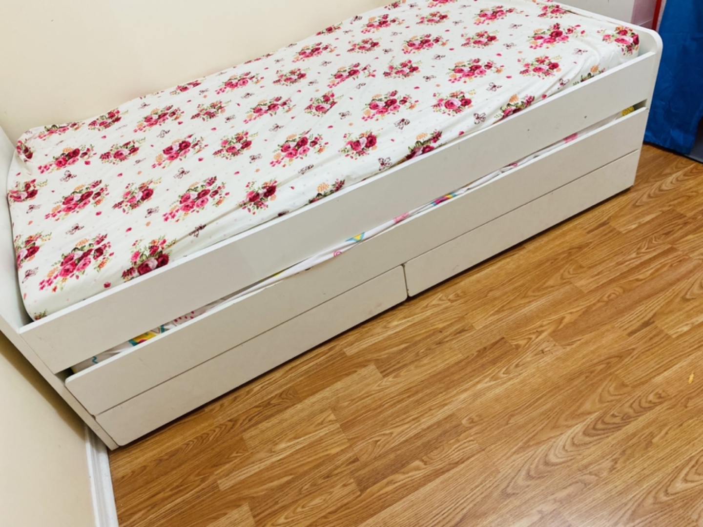 Twin-size trundle bed with two drawers - photo 2