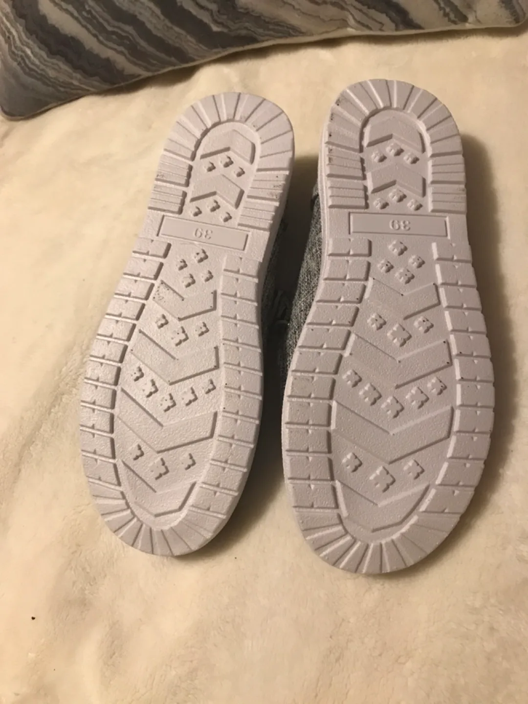 Women's Grey Slip-on Casual Shoes #freecycle image indicator(2)