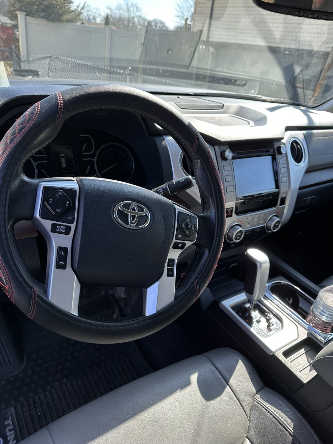 Toyota tundra - photo 2