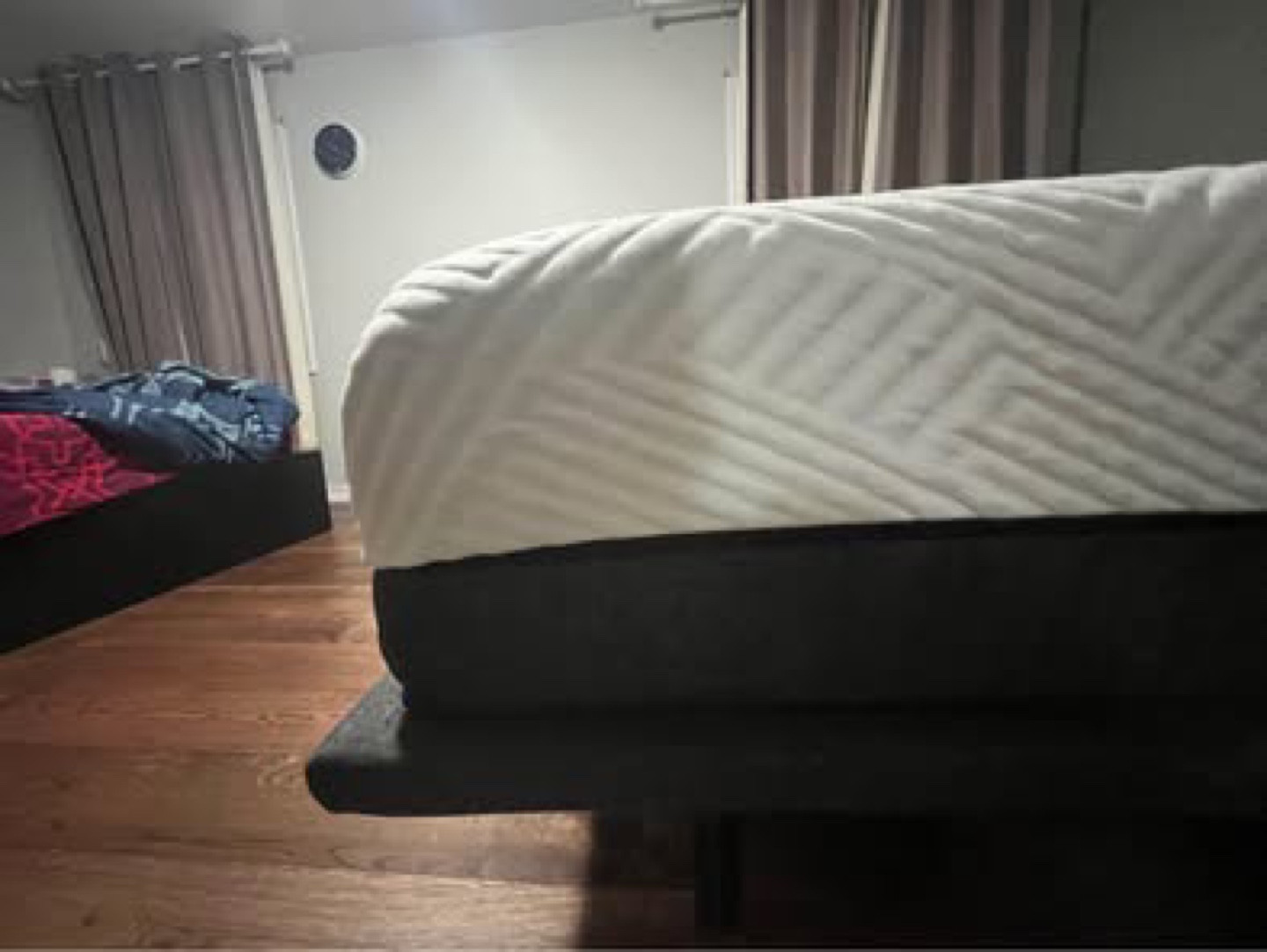 Queen Lucid 12-inch Hybrid Mattress - photo 2