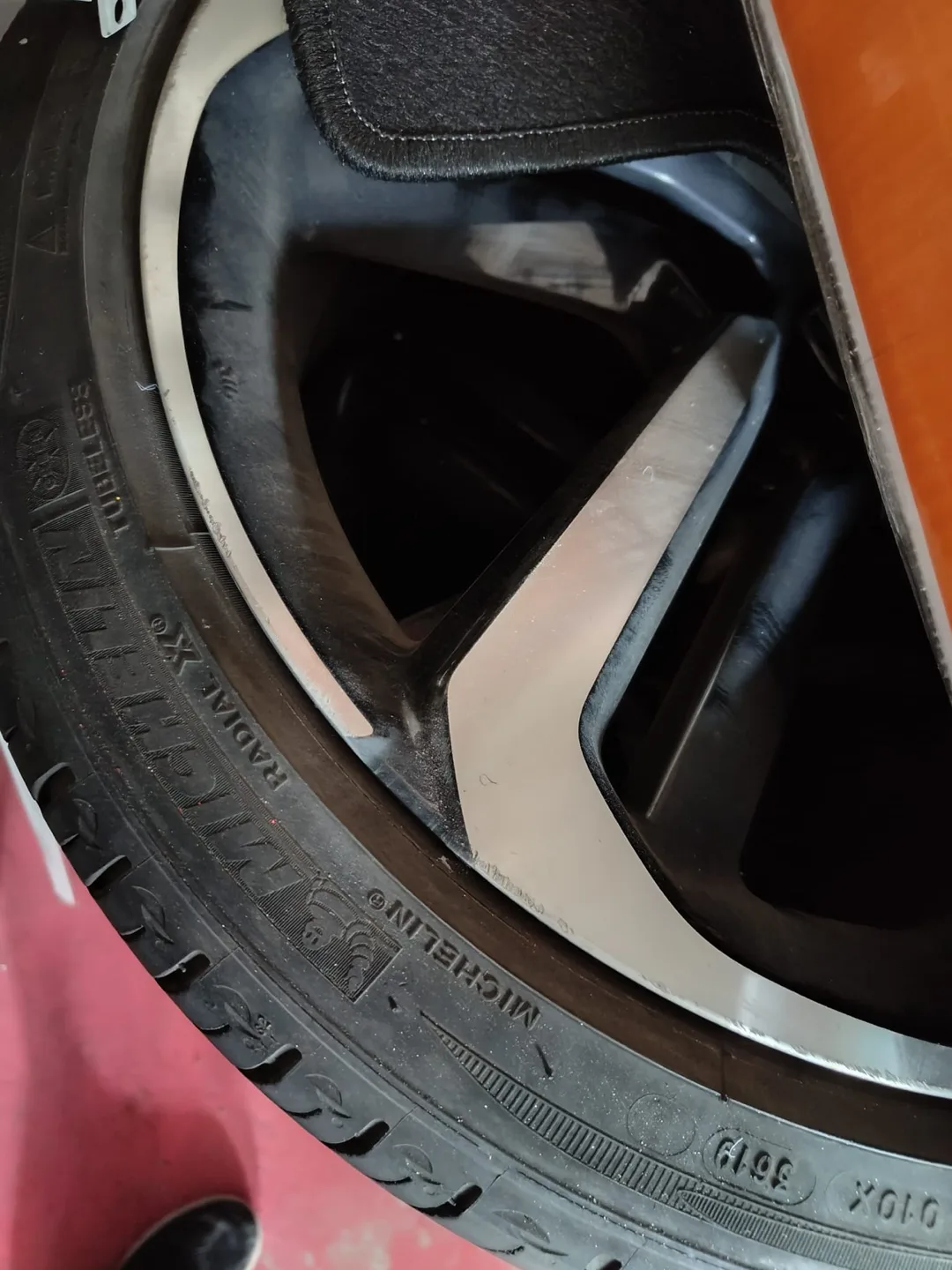 Michelin Radial X Used Tire image indicator(2)