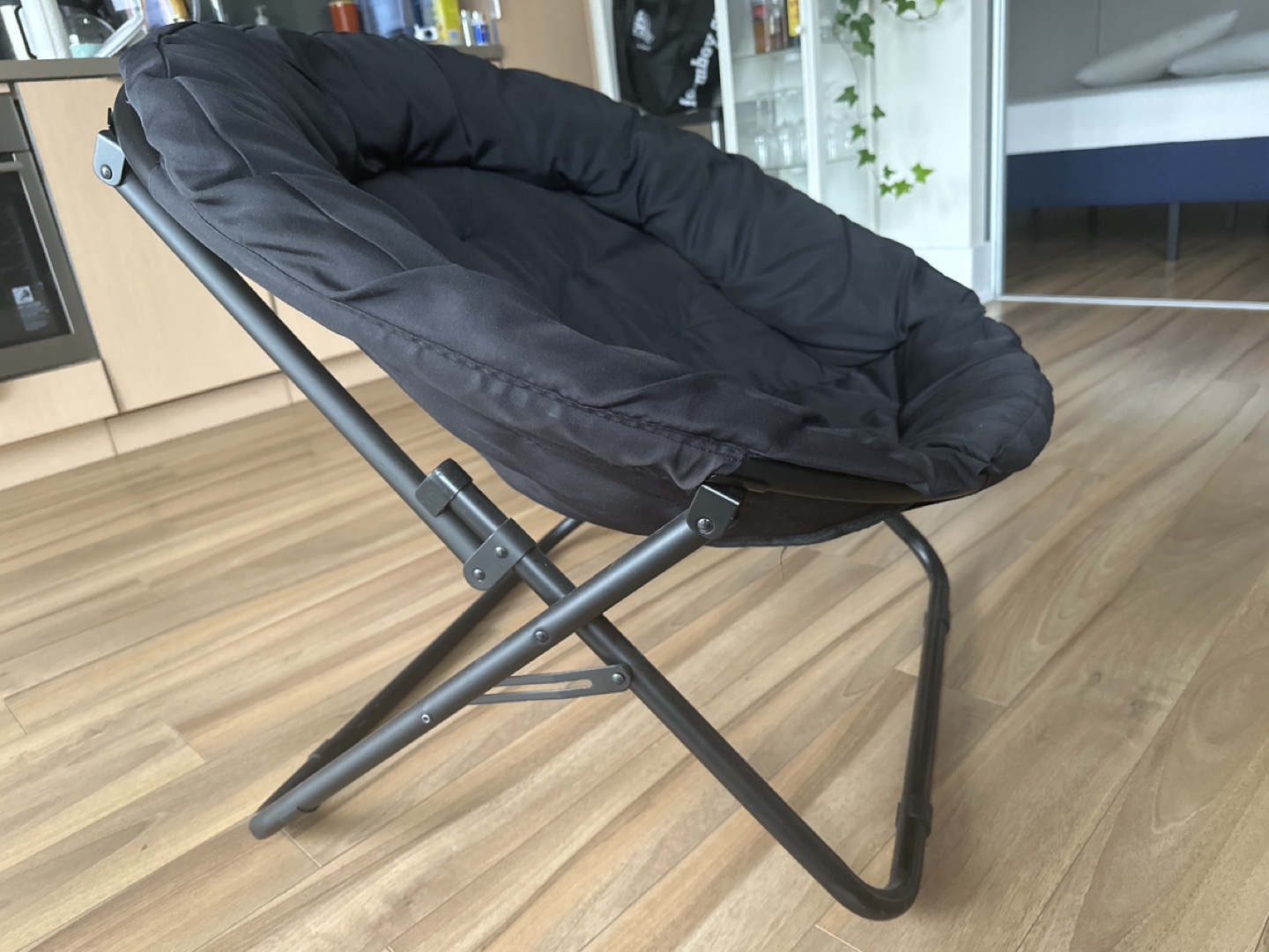 Black Round Foldable Chair - photo 2