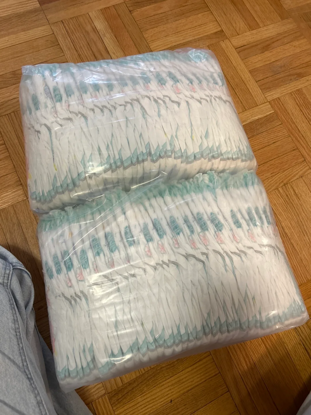 72x pampers size 4 pull-up diapers image indicator(2)