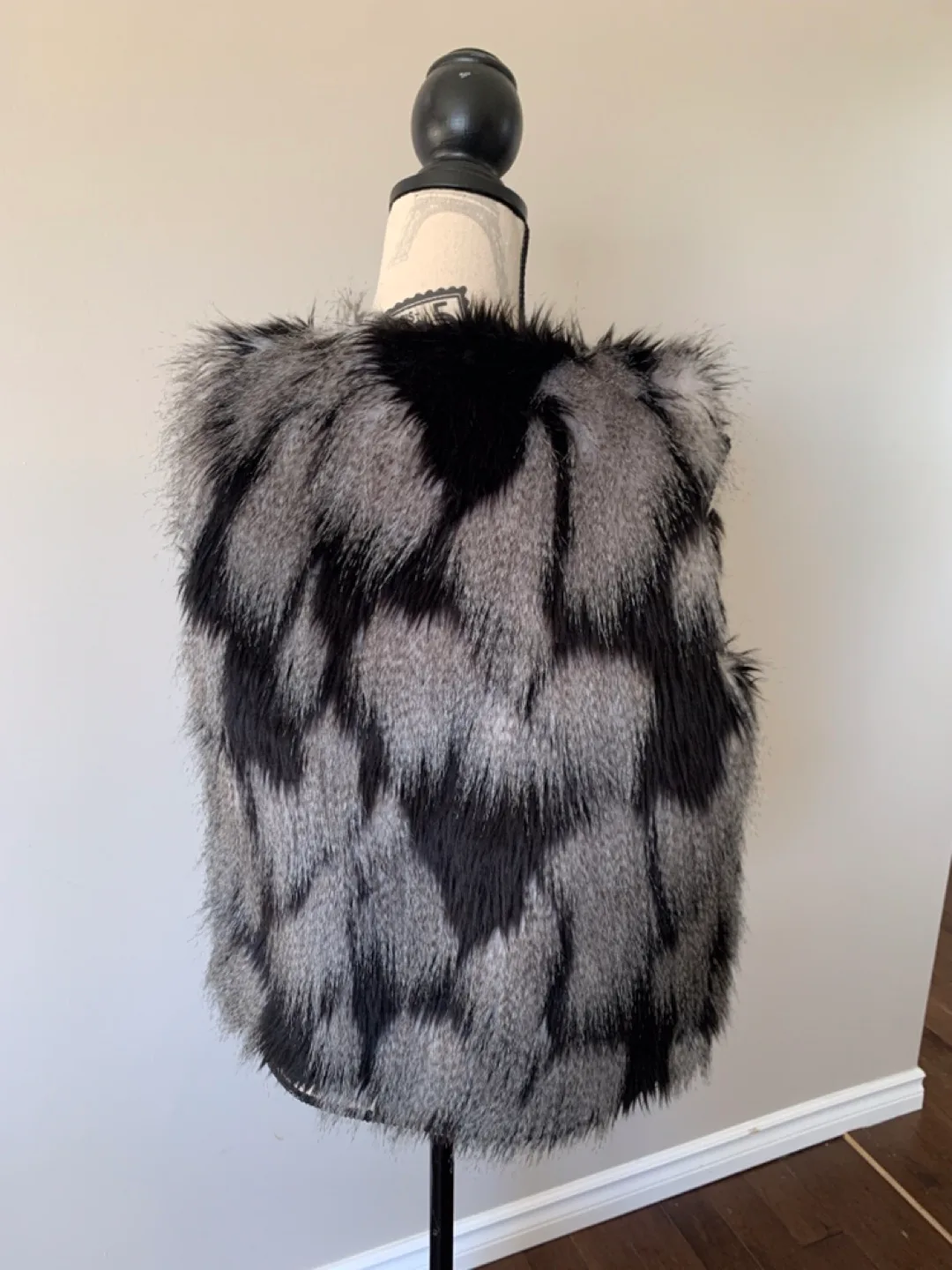 Faux Fur Vest (S/M) image indicator(2)