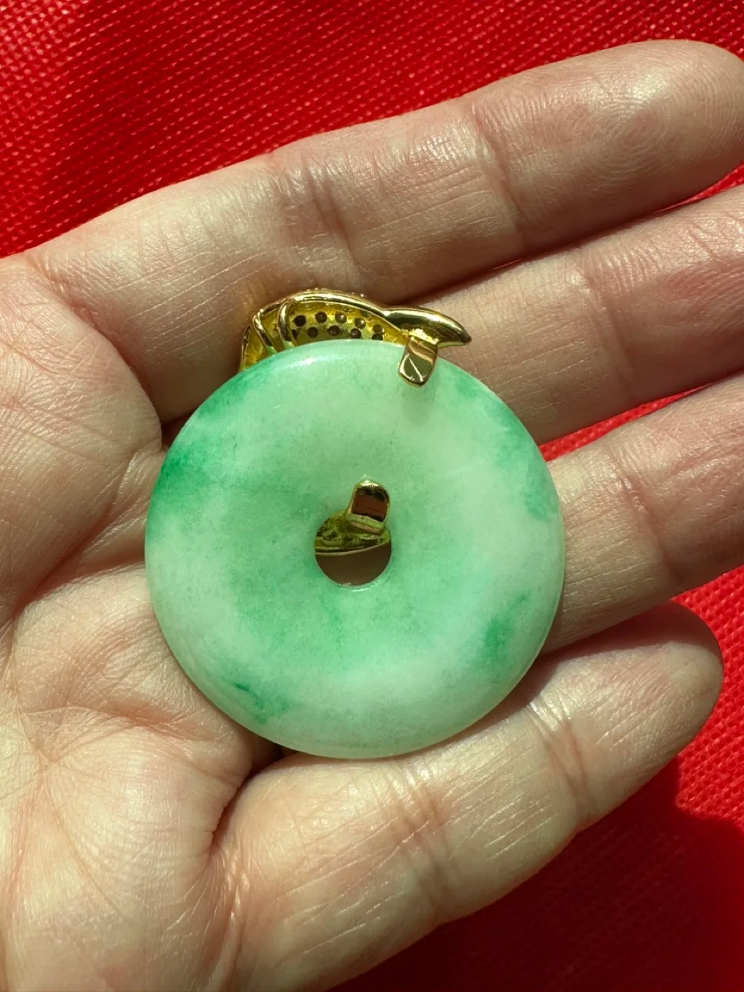 Jade and Gold Dolphin Pendant image indicator(3)
