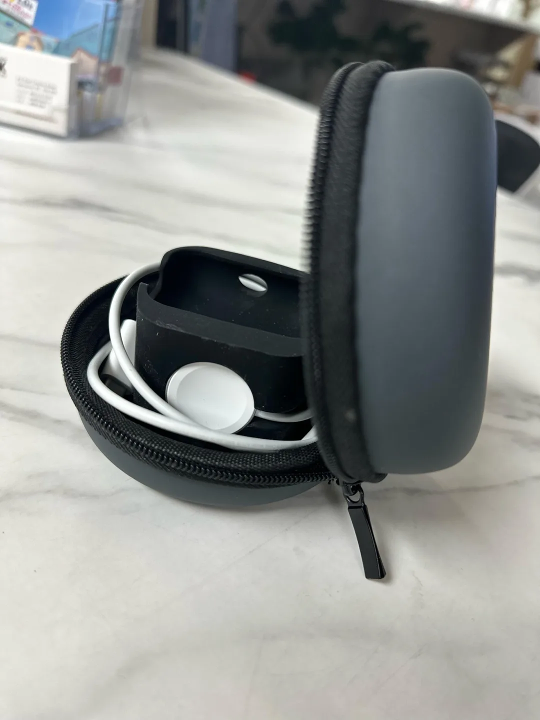 Apple Watch Series 7 (GPS + CELLULAR) Bundle image indicator(8)