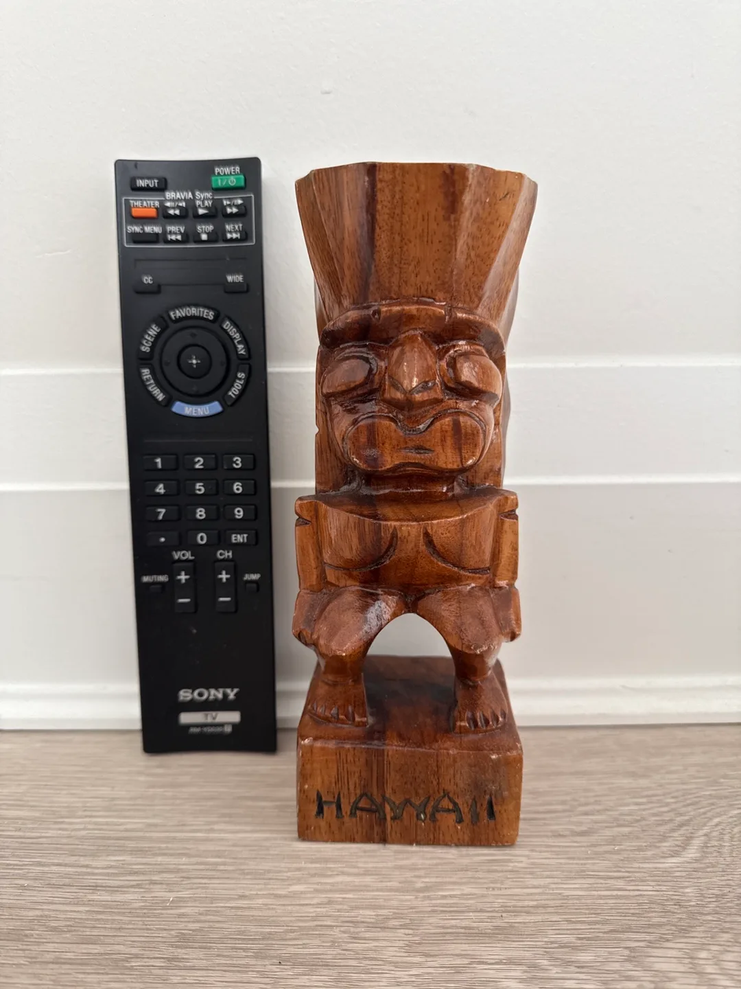 Hand-carved Hawaiian Tiki Statue image indicator(3)