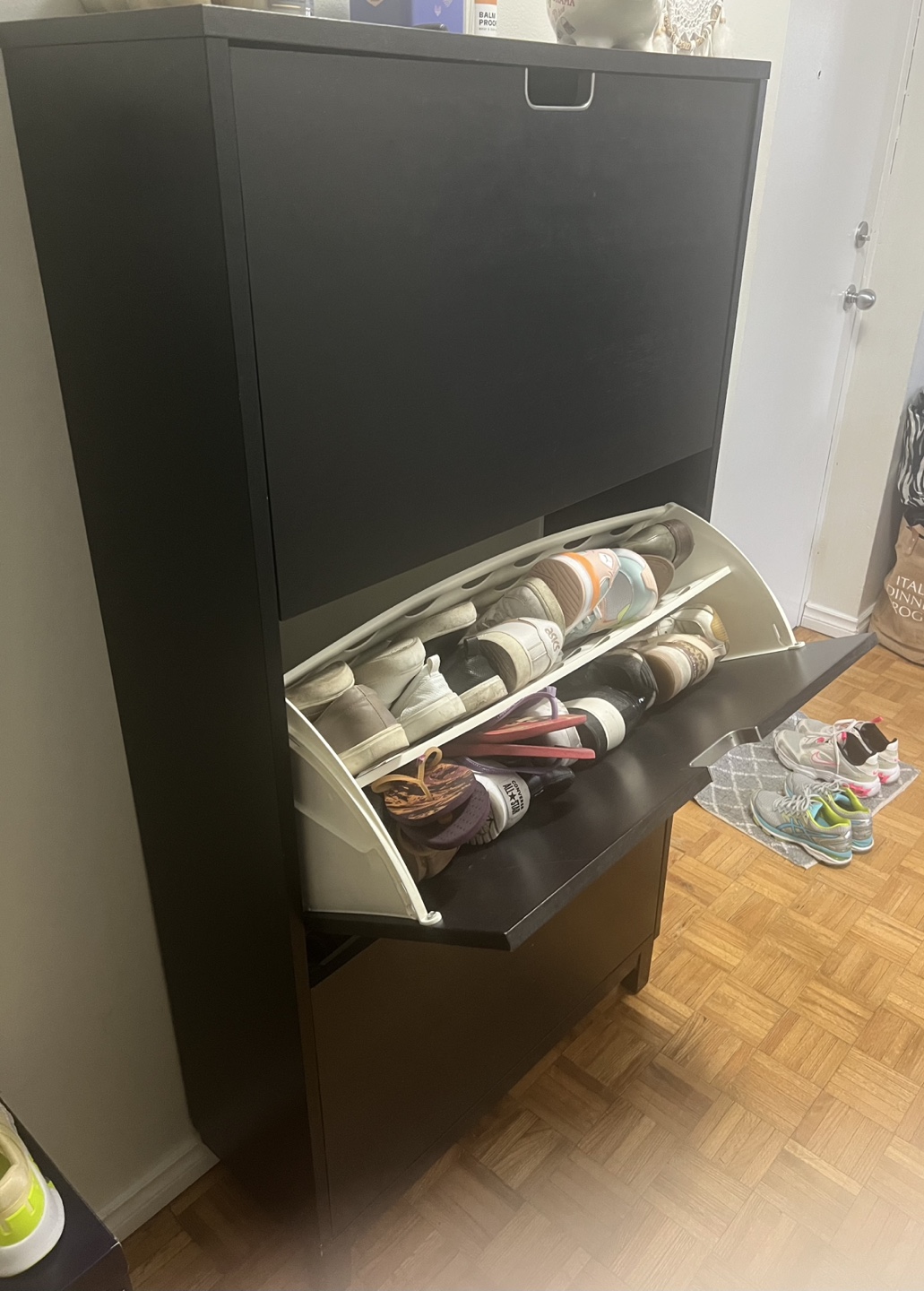Black Shoe Cabinet with Three Compartments - photo 3