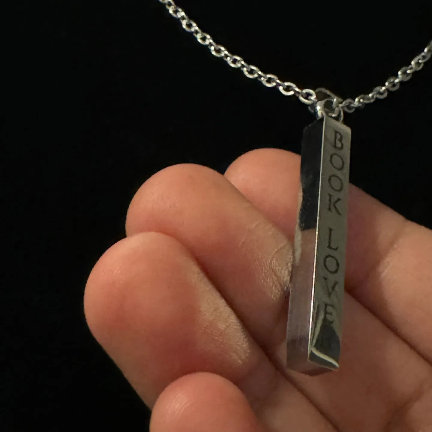 🧡 Book Lover Bar Pendant Silver Tone Necklace image indicator(7)