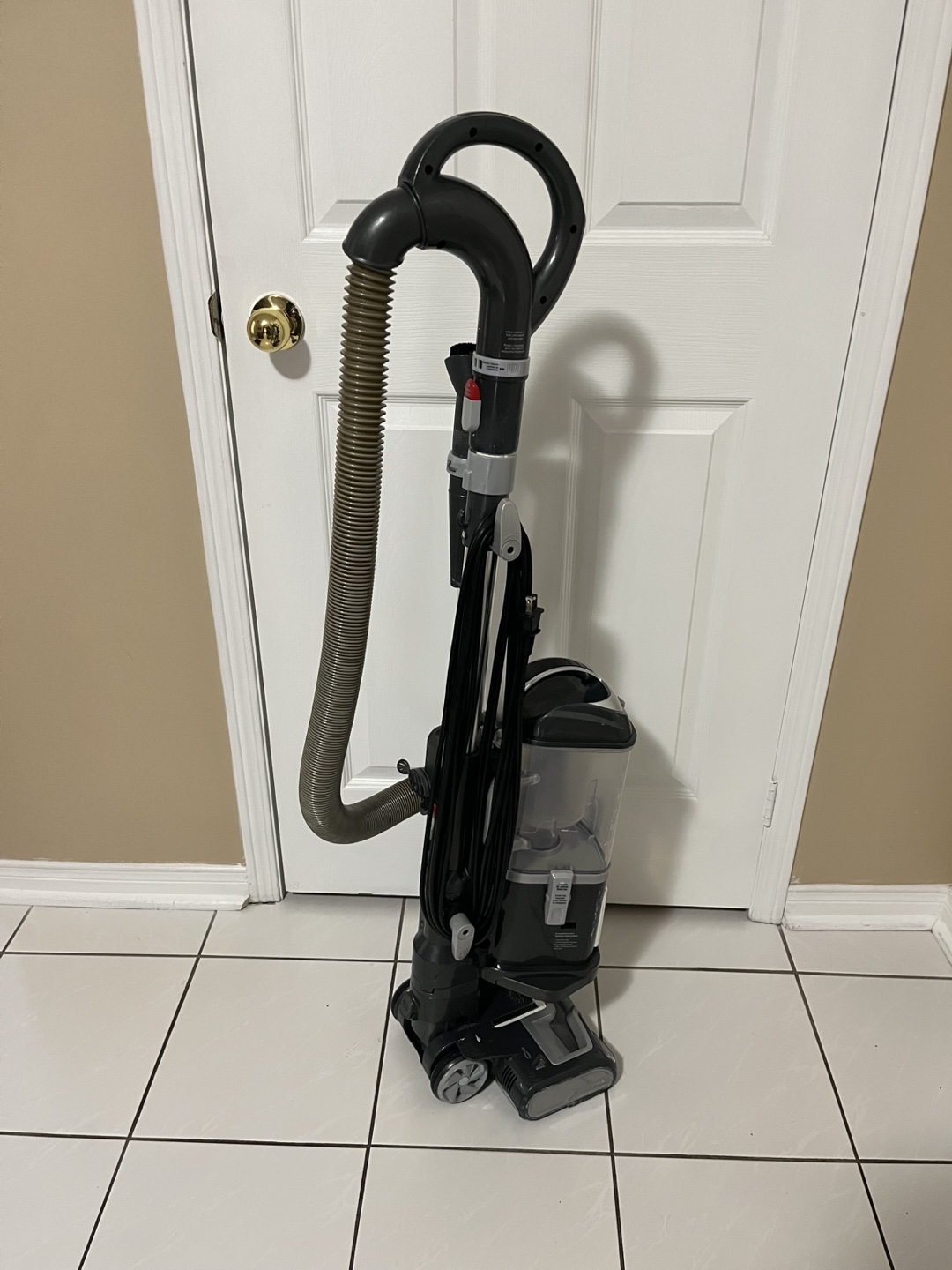 Shark Navigator Lift-Away Professional Upright Vacuum Cleaner - photo 4